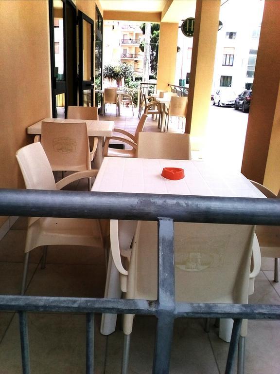 Pino Hotel Gizzeria Bagian luar foto