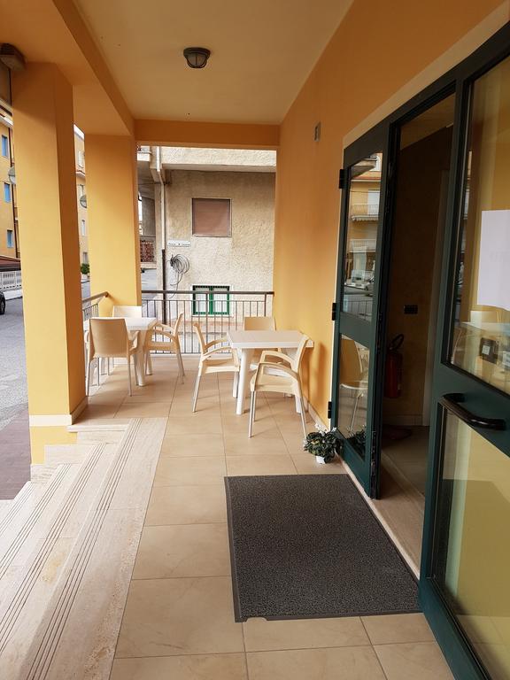 Pino Hotel Gizzeria Bagian luar foto