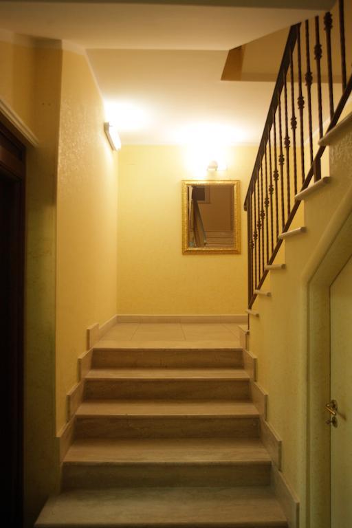 Pino Hotel Gizzeria Bagian luar foto